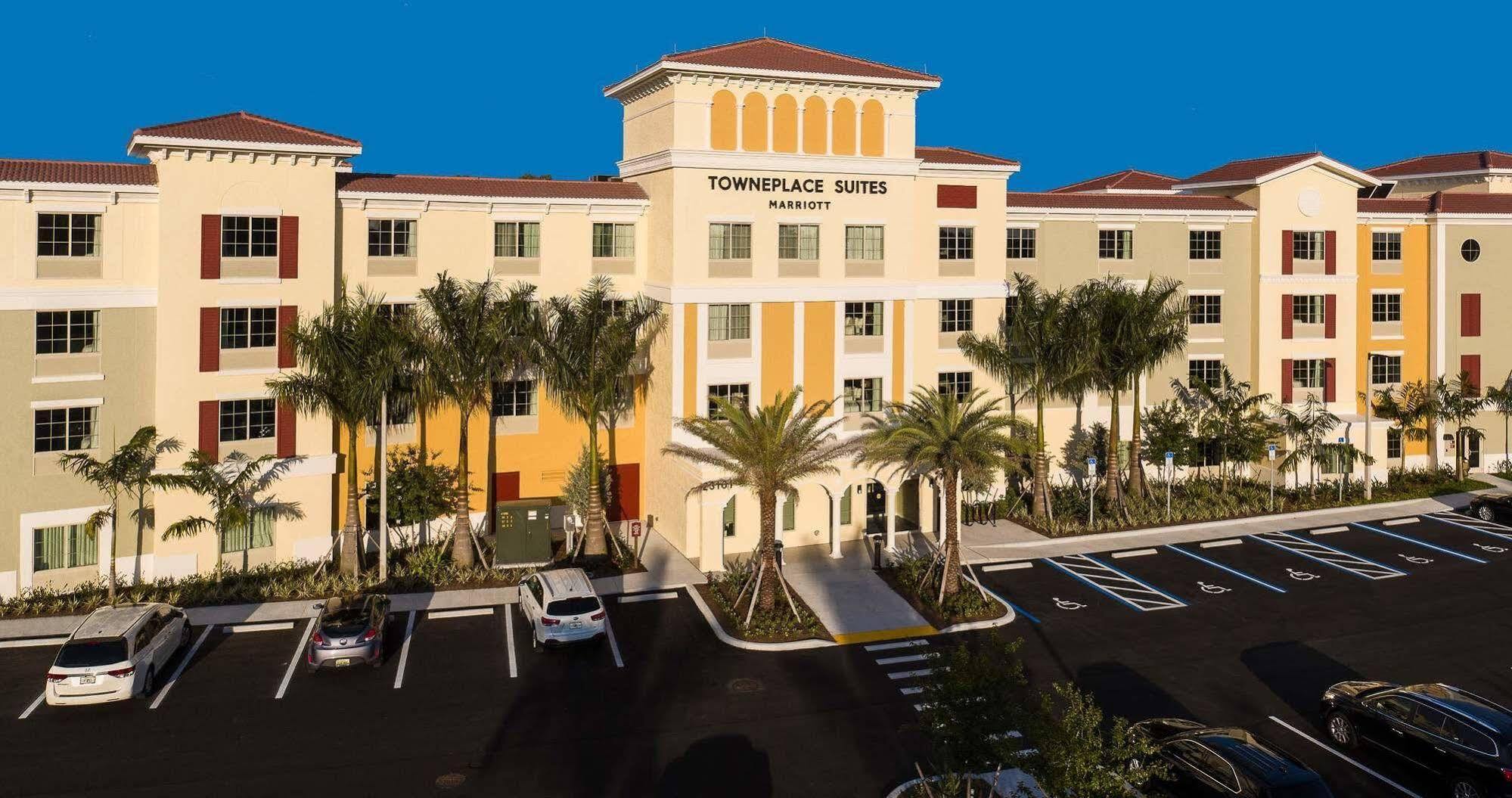 Towneplace Suites By Marriott Fort Myers Estero Exterior photo